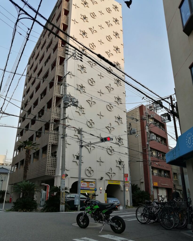 パクッてないよ～。