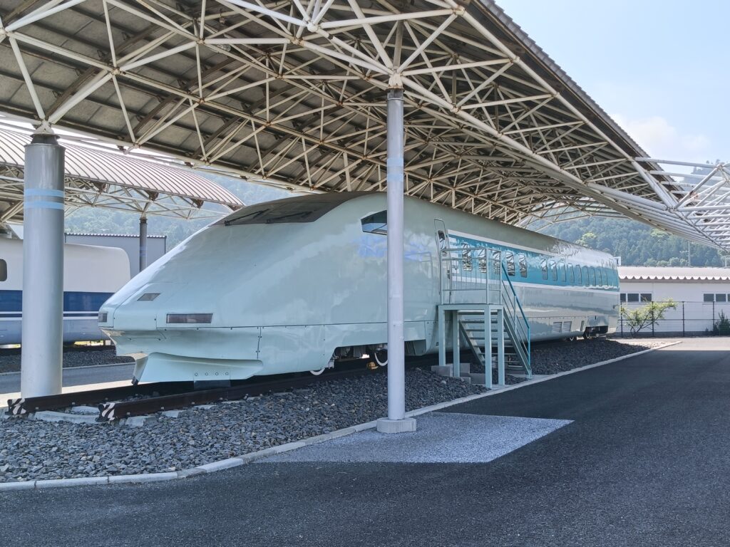 鉄道総研 風洞技術センター