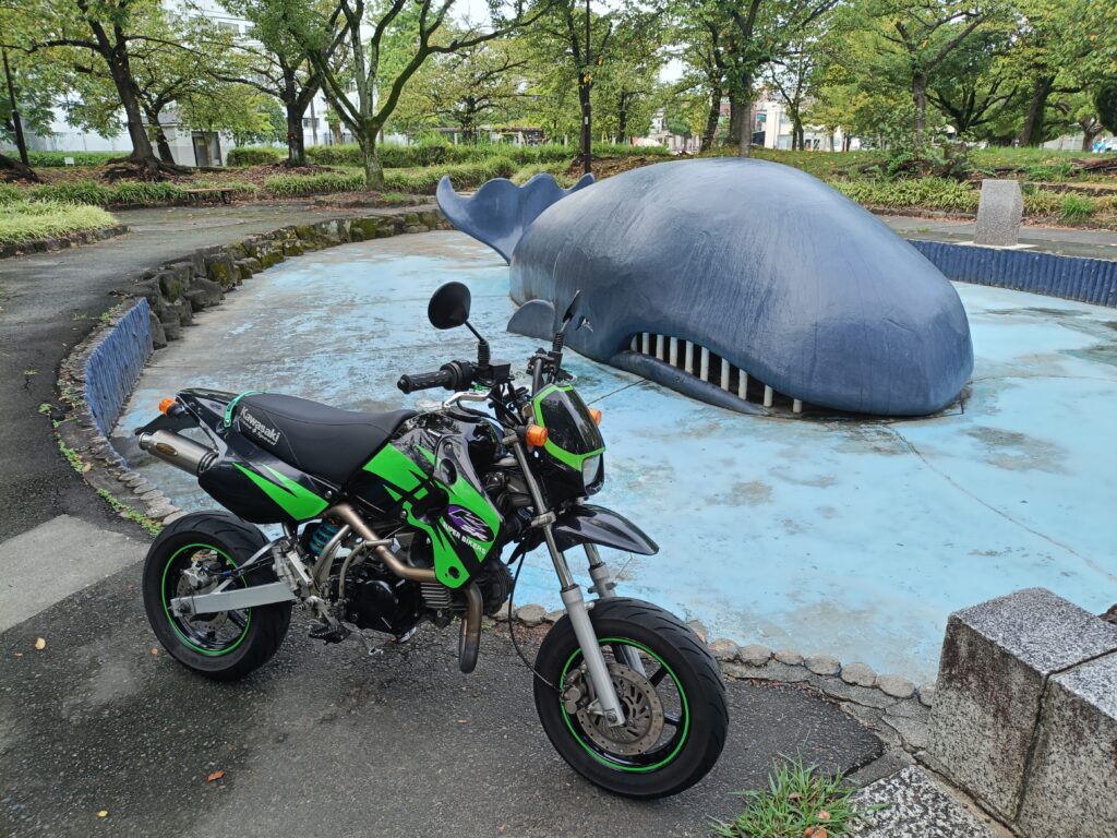 道徳公園クジラ像